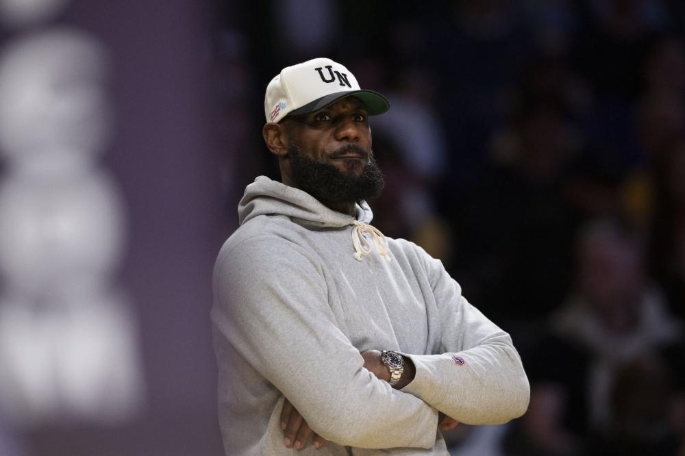 在巴黎效力 在巴黎效力