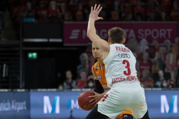 当詹姆斯终 当詹姆斯终